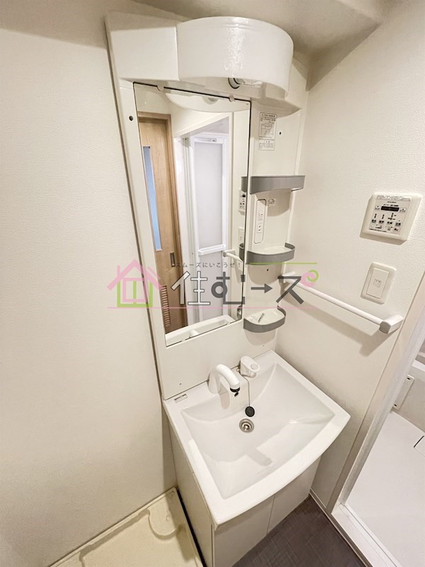 SOFIA WEST その他3