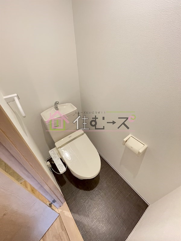 SOFIA WEST その他4