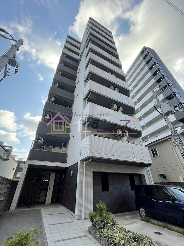 パウゼドーム前 外観