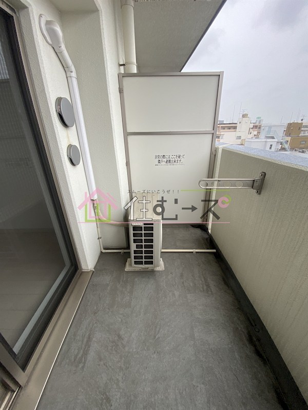 ラシュレエグゼ難波西 ベランダ