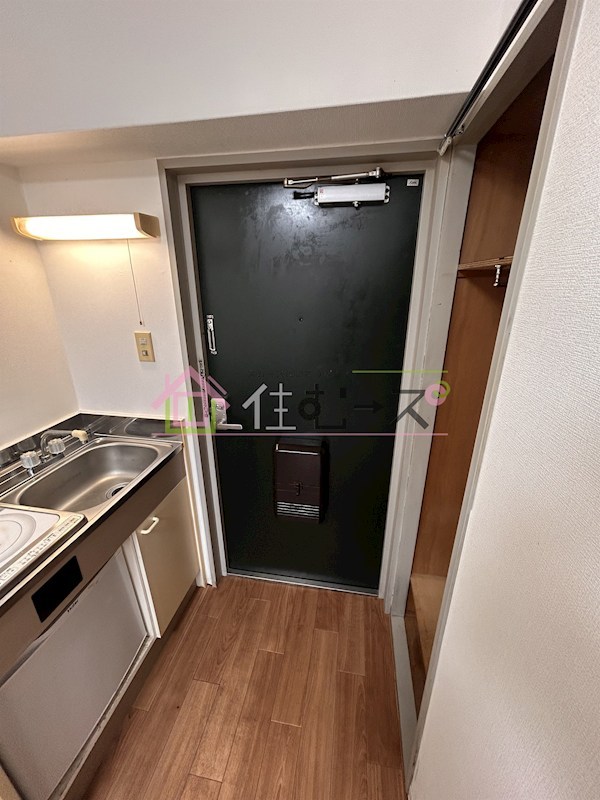 プレステア九条 玄関