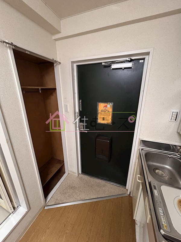 プレステア九条 玄関