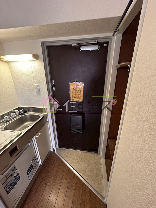 プレステア九条 玄関