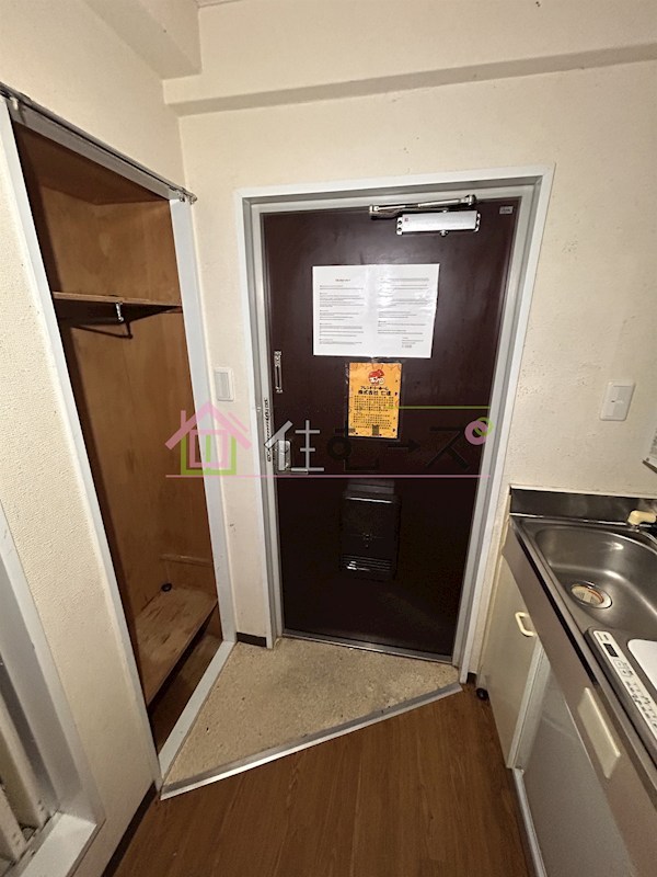 プレステア九条 玄関