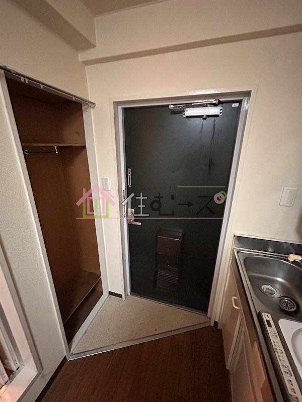 プレステア九条 玄関