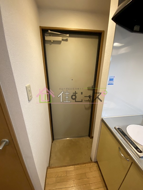 レフィナード恵美須 玄関