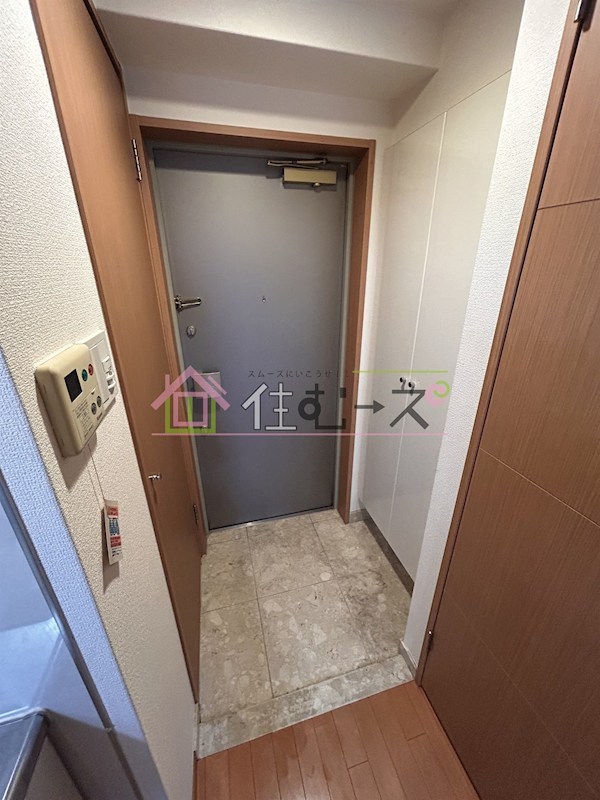 ジュネーゼグラン京町堀 玄関