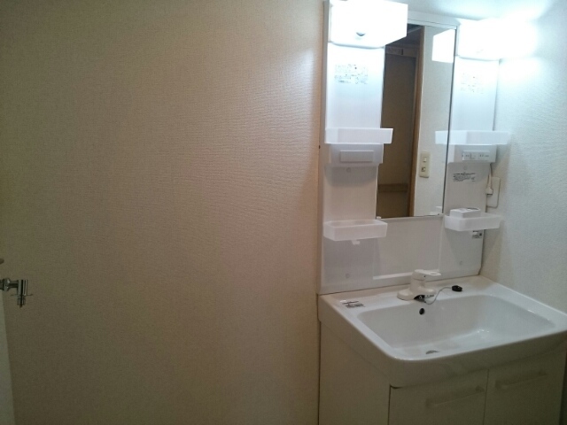 シャンパ－ニュ１番館 その他1