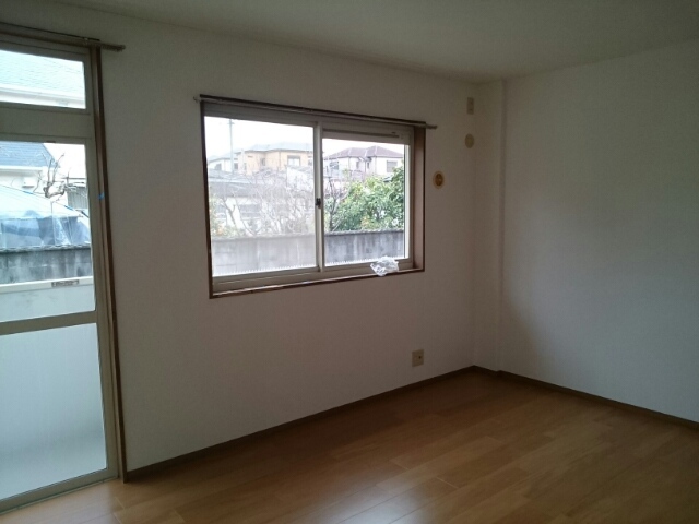 シャンパ－ニュ１番館 リビング