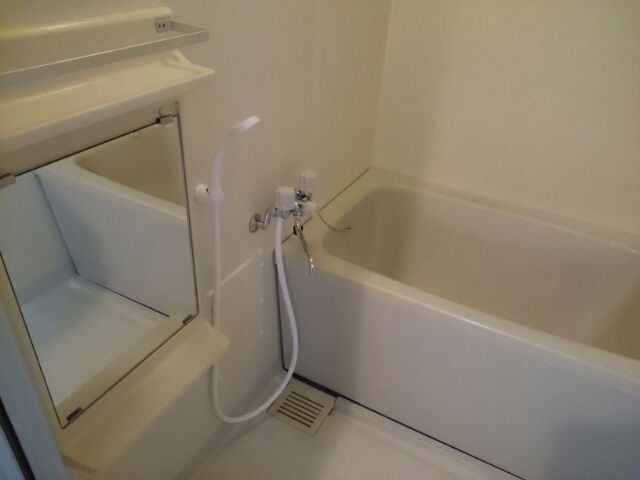 シャンパ－ニュ１番館 風呂画像