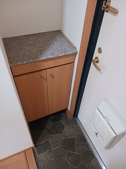 ＡＤＥＳＳＯ　（アデッソ） 玄関