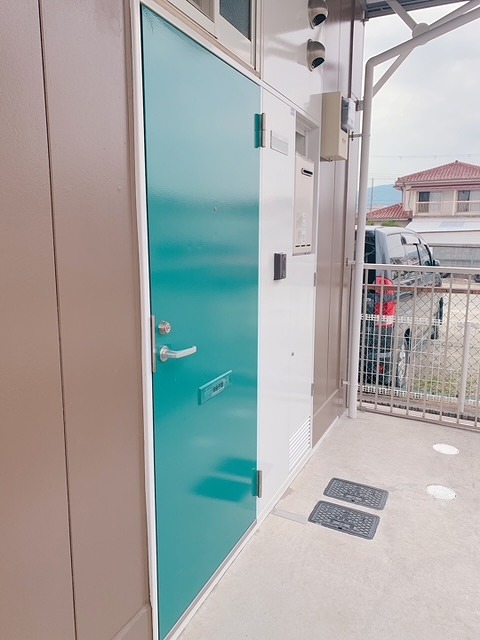 レオパレスルミユーナ 玄関