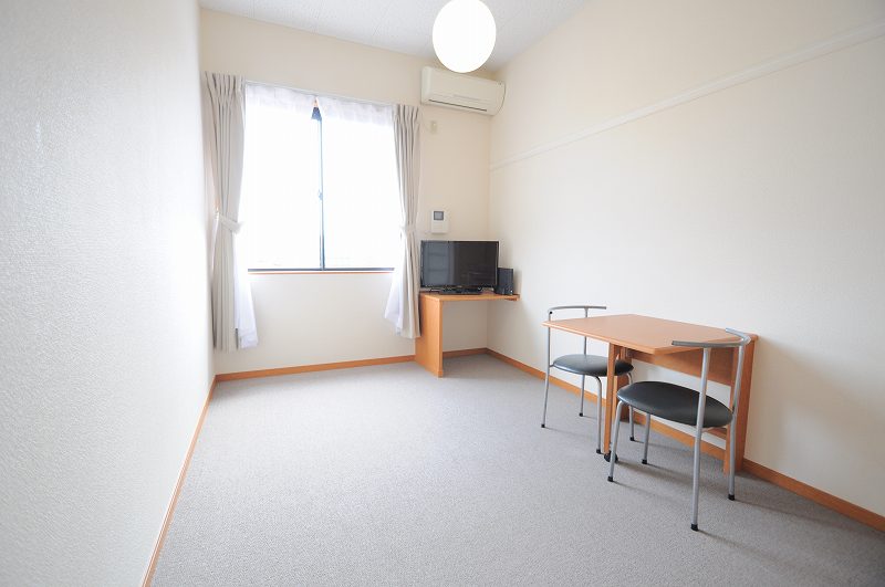 レオパレスアーデルⅡ ベッドルーム