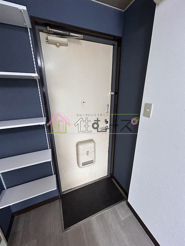 ジュネス西中島 玄関