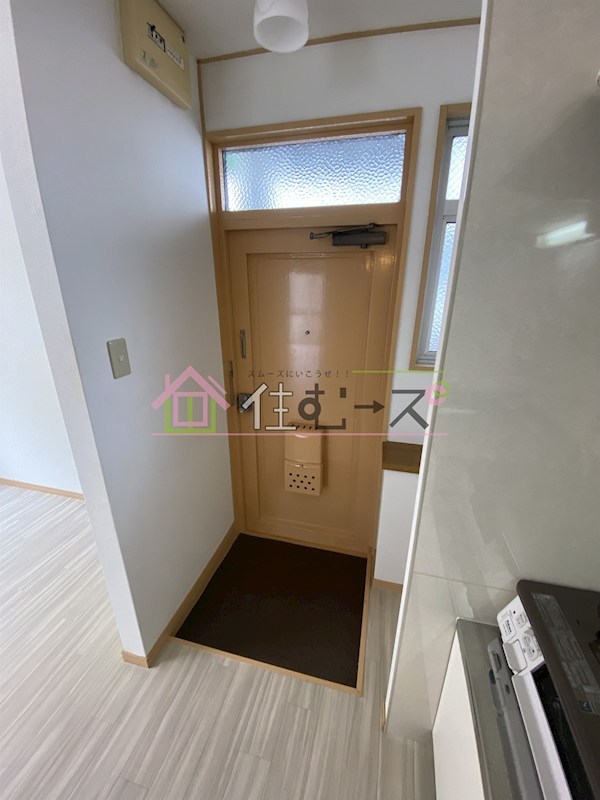 葵ハイツ 玄関