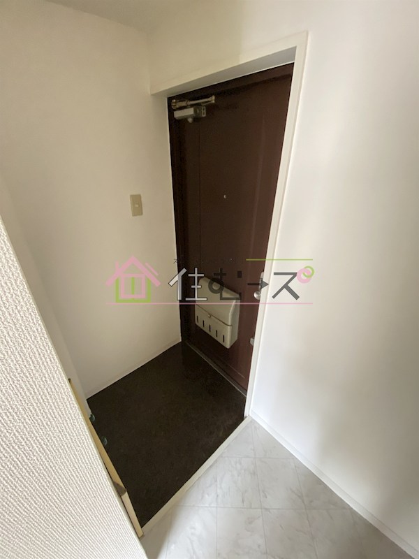 エリータ上新庄 玄関