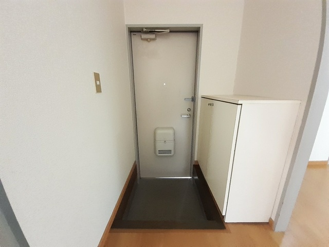 ハイツリバーサイド 玄関