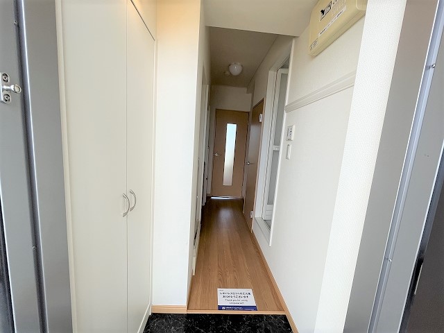 レオパレス昴 玄関