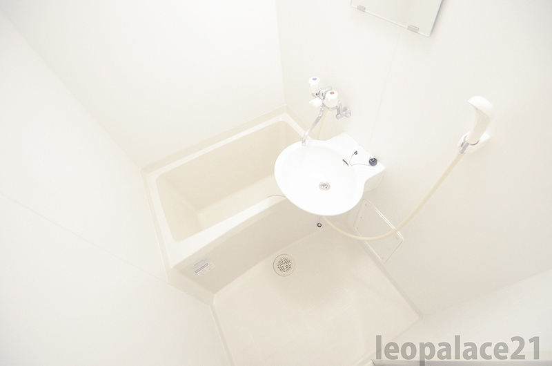 レオパレスナージャ 風呂画像