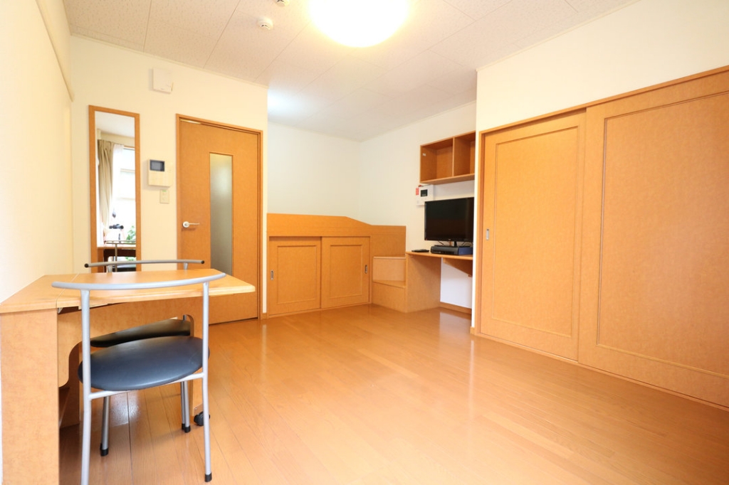 レオパレス月見橋 ベッドルーム