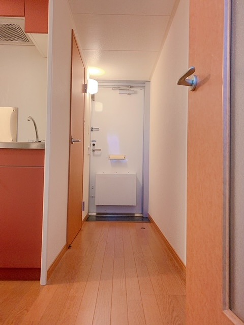 レオパレスＣＯＺＹ 玄関