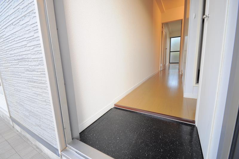レオパレス東豊中 玄関