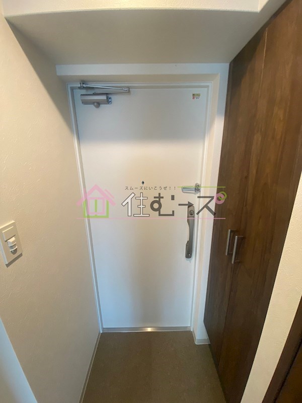 フォーリアライズ難波南レーヴ 玄関