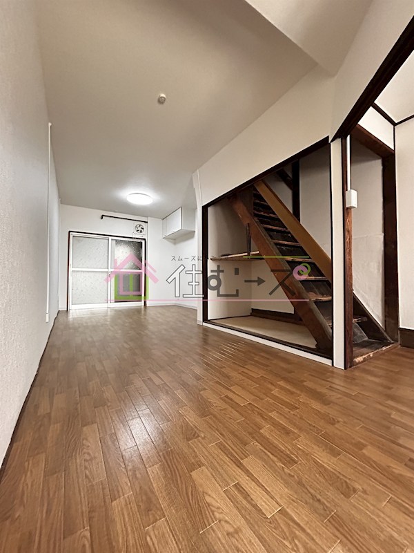 南恩加島6丁目貸家 リビング