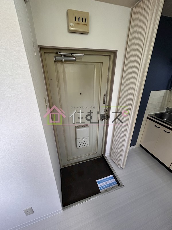 上汐泉本ビル 玄関