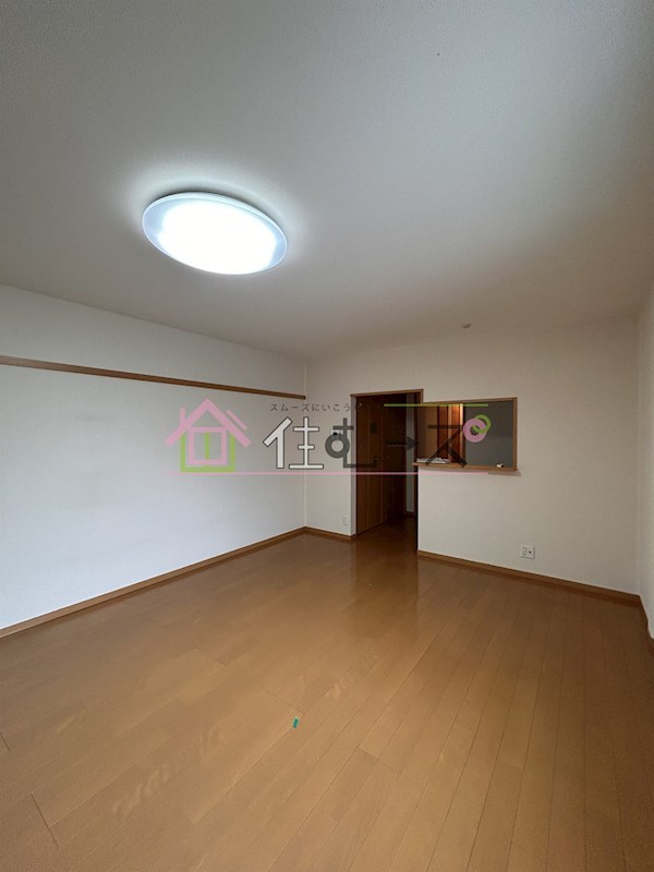 フラット桃ヶ池 リビング