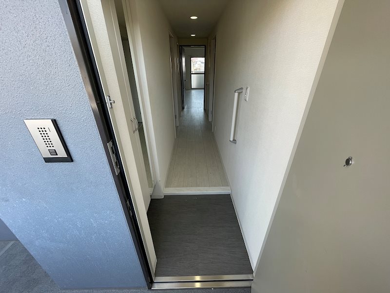 カビサ千里中央 玄関