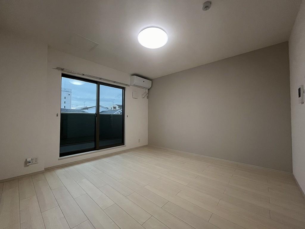 リプライネ中楠 リビング