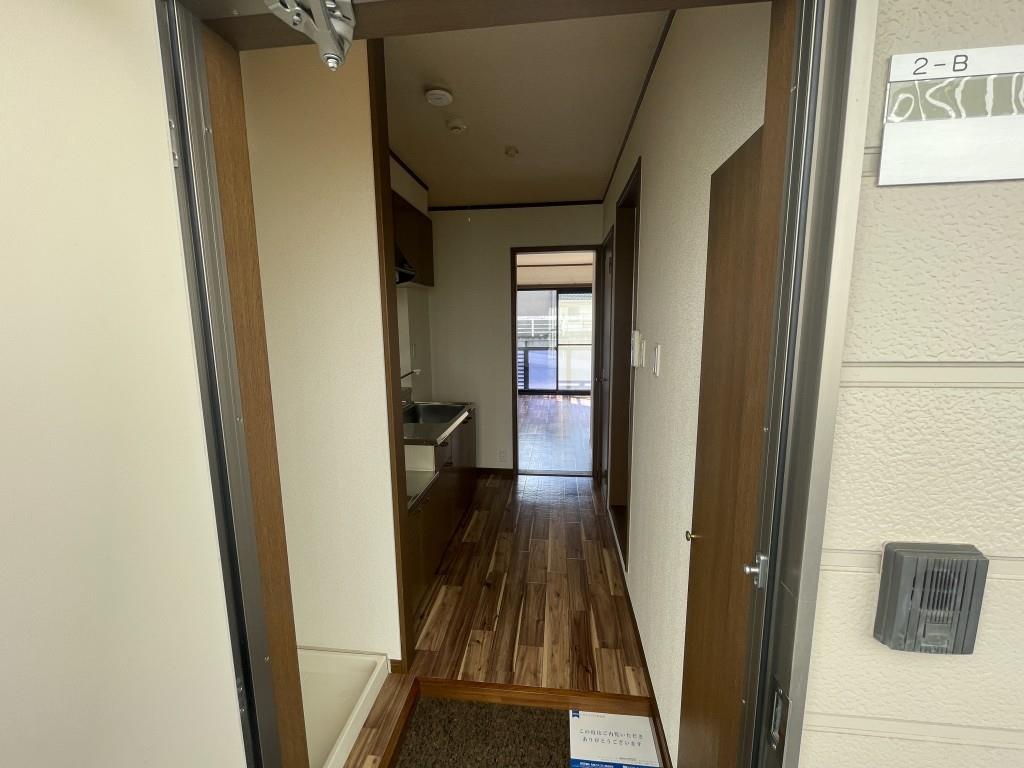 エレガンタナカ 玄関