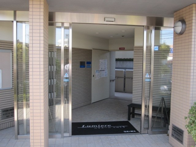 ルミエール・りんくう 玄関