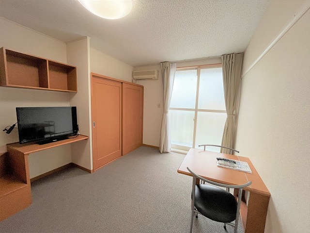 レオパレスセジュール和泉 リビング