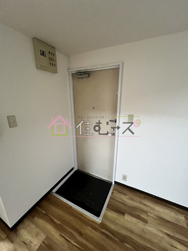 ロイヤル加美北 玄関