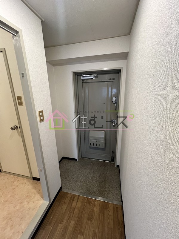 ハイツニュープラザ 玄関