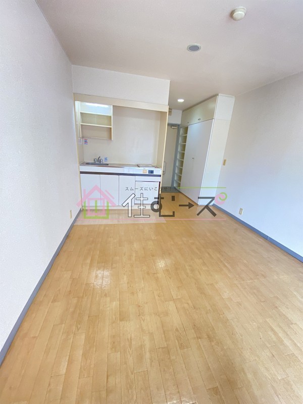 ティクスアパートメント リビング