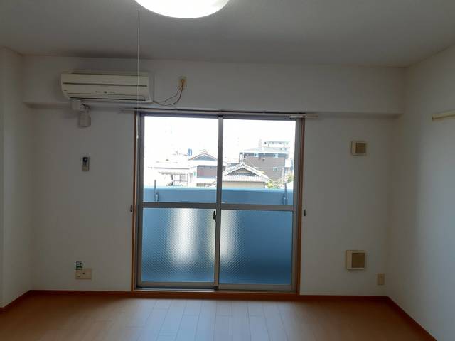 ラハイナ　コート リビング