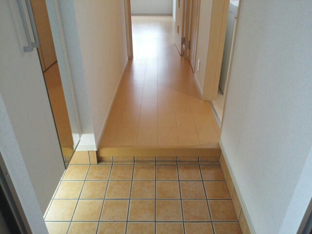 ラ・ルーチェ 玄関