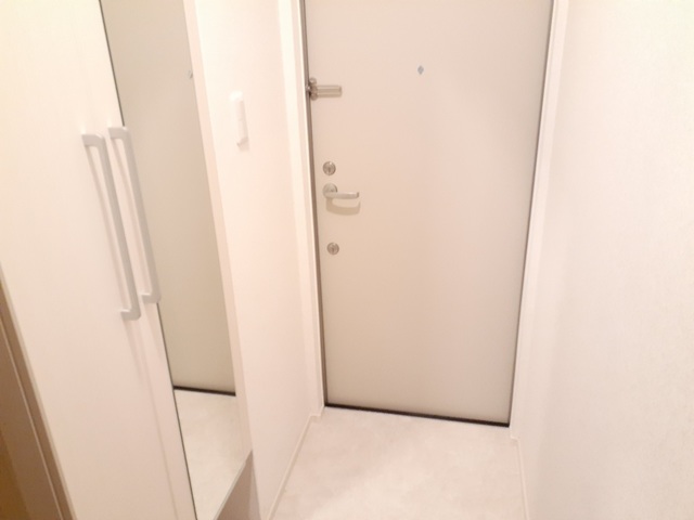 メゾン・アプローズ 玄関