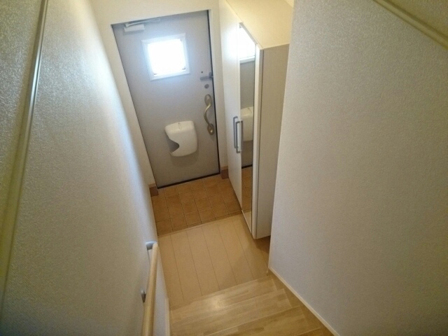 ルミエル穴師 玄関