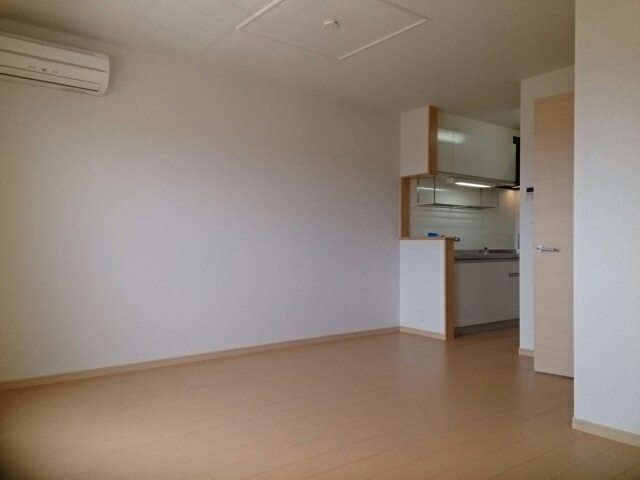 ルミエル穴師 リビング