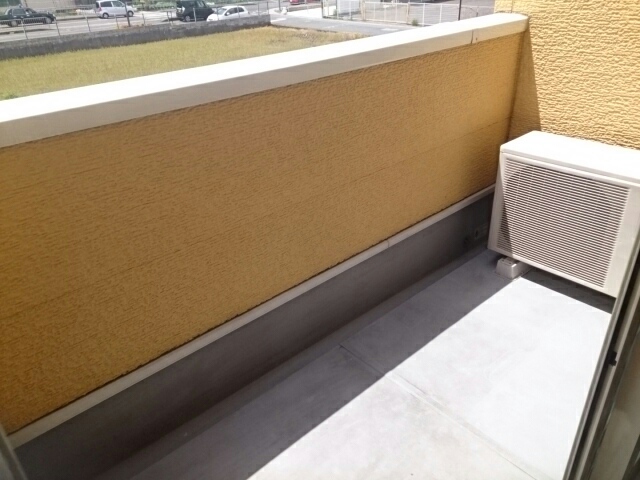 ルミエル穴師 ベランダ