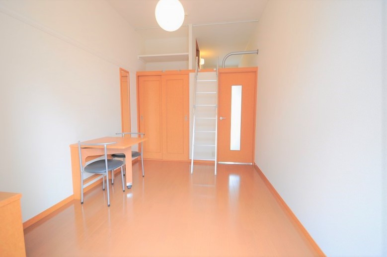 レオパレス秀 リビング