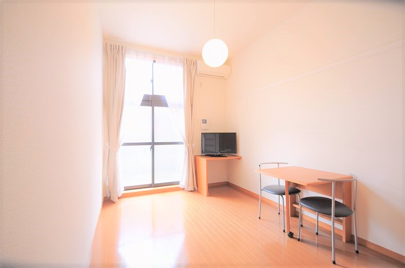 レオパレス秀 ベッドルーム