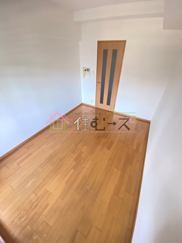 エスティライフ難波西 リビング