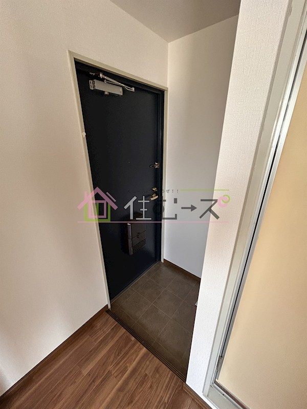 ロイヤルハイツまつい3 玄関