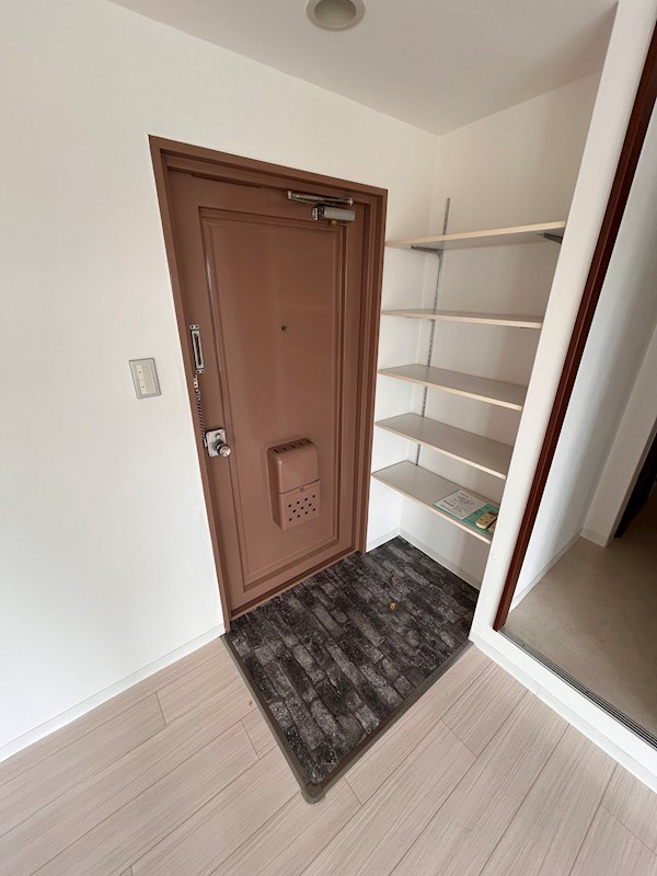 レガーレ長居公園 玄関