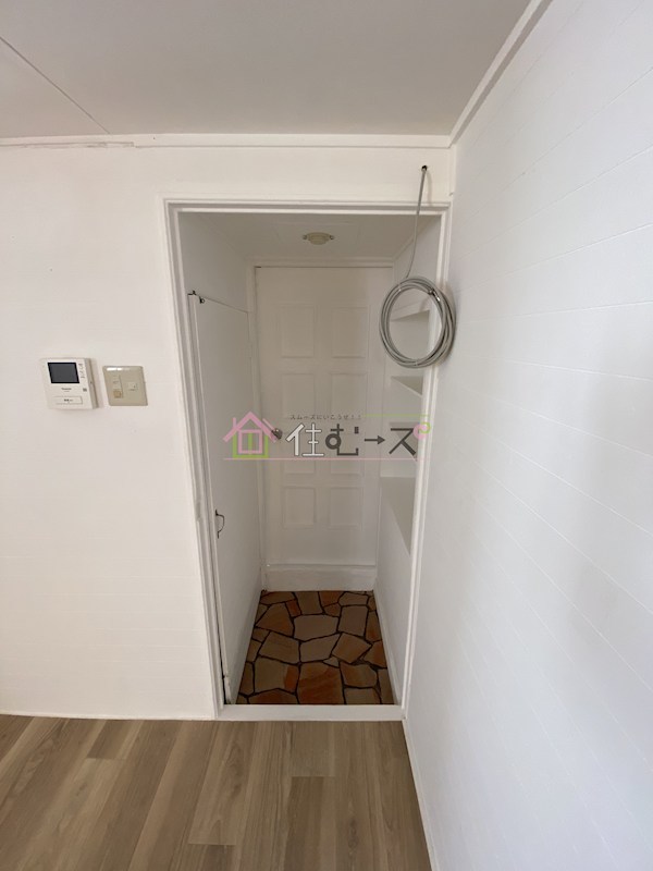 中通堀川貸家 玄関